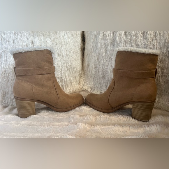 American Eagle by Payless Fuzzy Tan Winter Boots - Picture 8 of 13